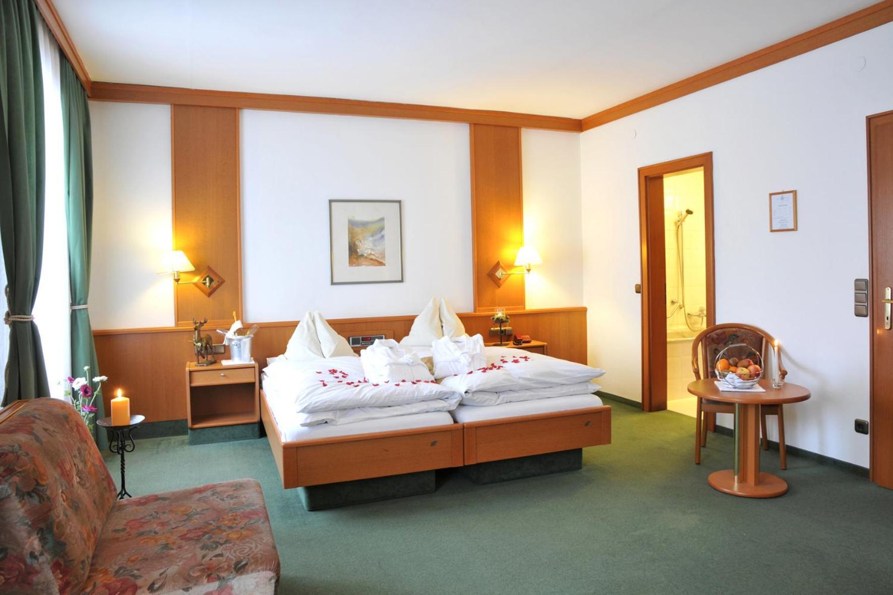 פרישטאדט Hotel Zum Goldenen Hirschen מראה חיצוני תמונה