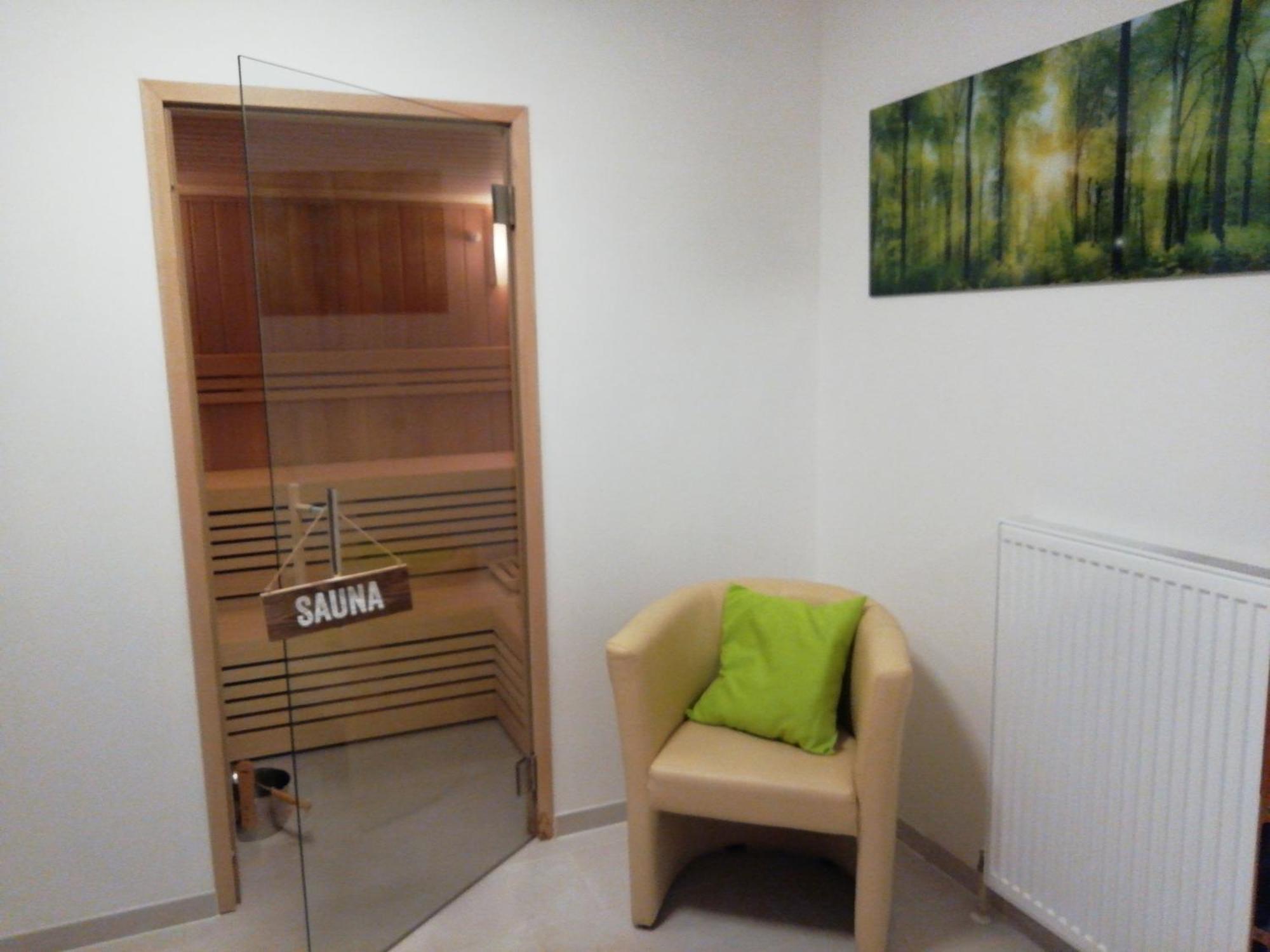 פרישטאדט Hotel Zum Goldenen Hirschen מראה חיצוני תמונה