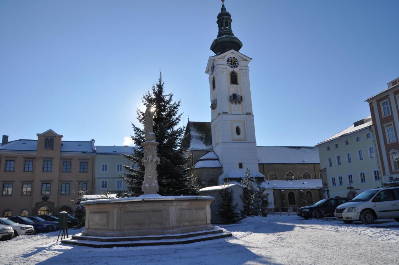 פרישטאדט Hotel Zum Goldenen Hirschen מראה חיצוני תמונה
