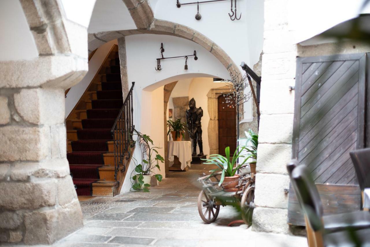 פרישטאדט Hotel Zum Goldenen Hirschen מראה חיצוני תמונה
